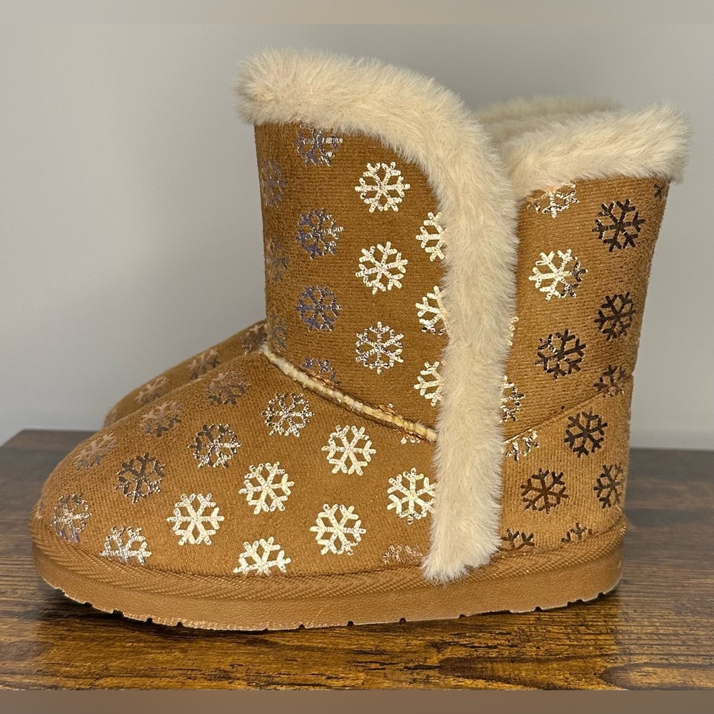 Olivia Miller Girls Chestnut Snow Days Boots NWT Size Girls 3